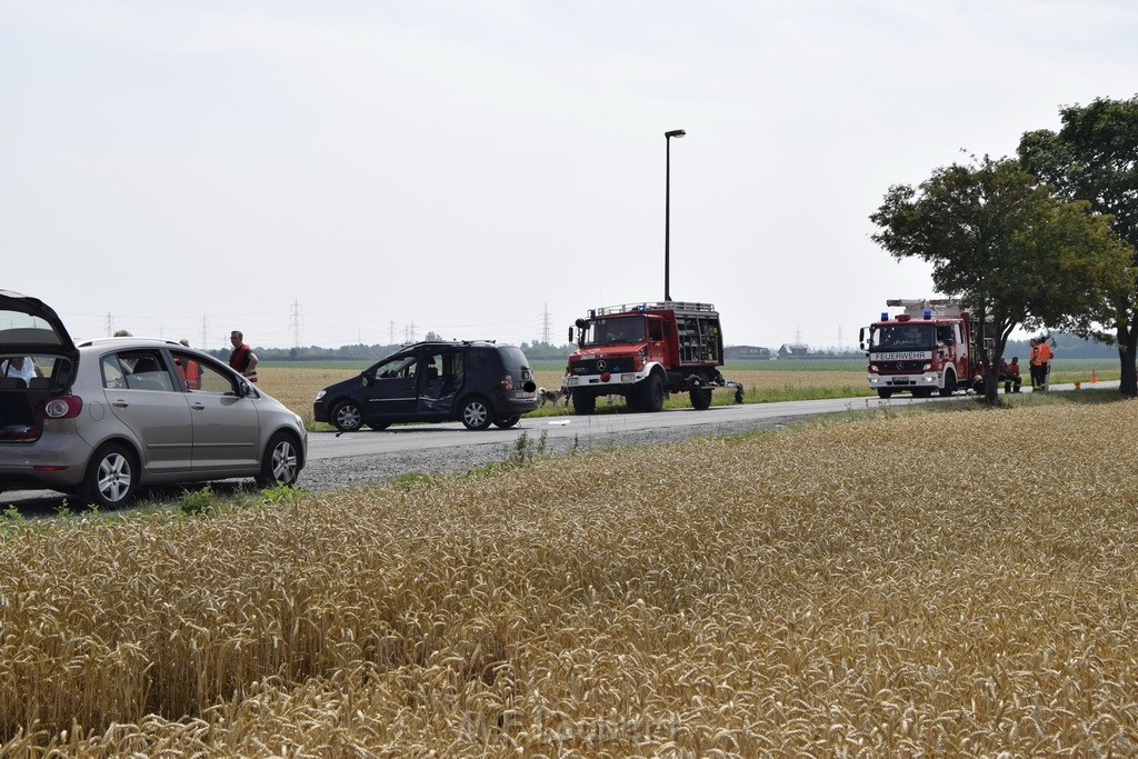 Schwerer Krad Pkw Unfall Koeln Porz Libur Liburer Landstr (Krad Fahrer nach Tagen verstorben) P041.JPG - Miklos Laubert